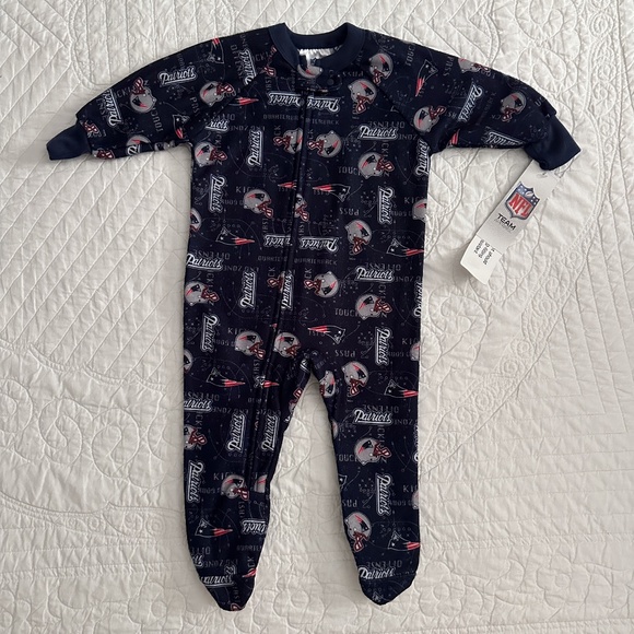 NWT NFL Team Apparel New England Patriots Footed Sleeper Pajamas 12 Months - Picture 1 of 10